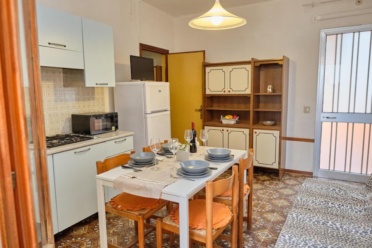 Peaceful Flat With Direct Beach Access Beahost Rosolina Mare Exterior photo