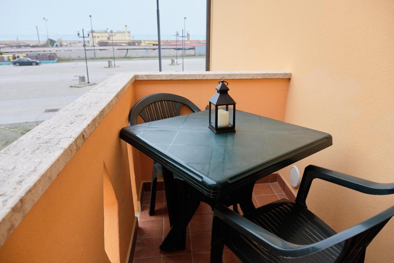 Peaceful Flat With Direct Beach Access Beahost Rosolina Mare Exterior photo