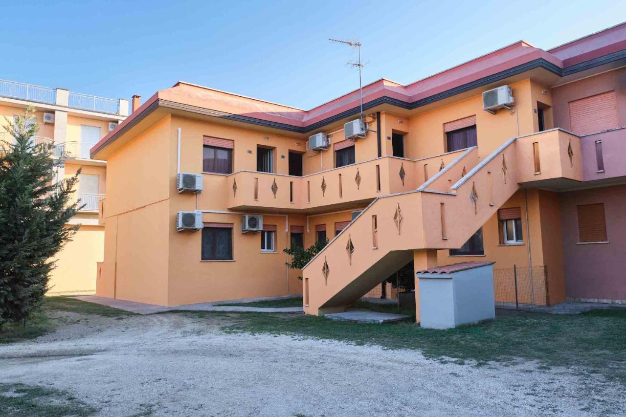 Peaceful Flat With Direct Beach Access Rosolina Mare Exterior photo